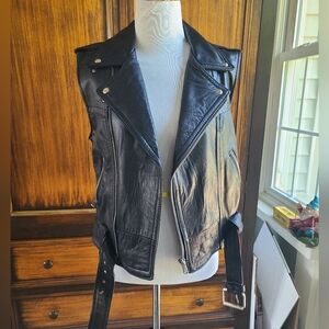 Vera Pelle Black Leather Sleveless Jacket